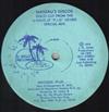 online anhören Muchos Plus - Nassaus Discos